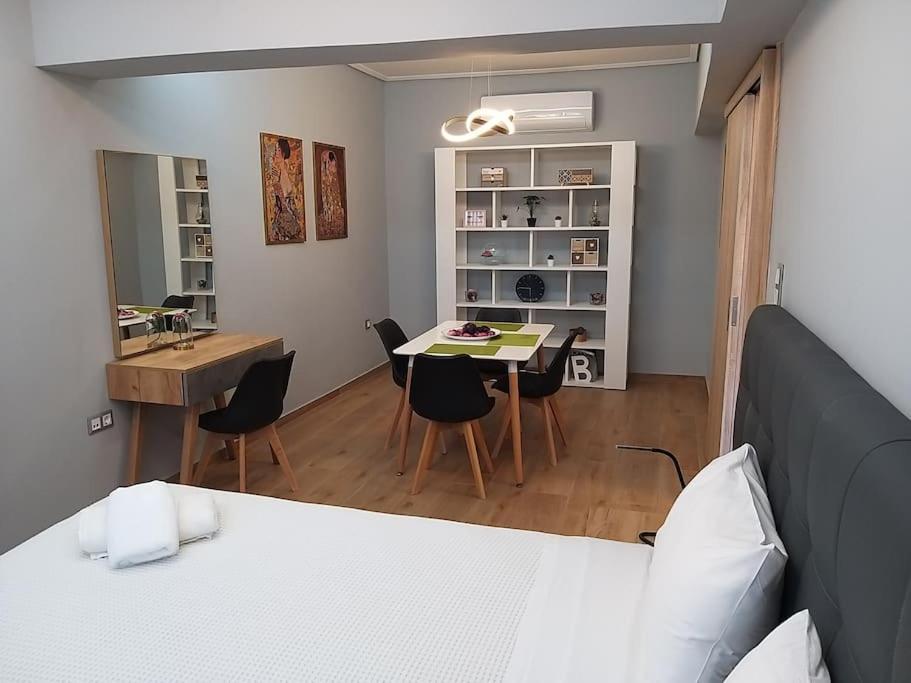 Ferienwohnung Urban House Aiolou Athen Exterior foto